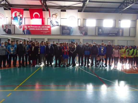  Havran’da Liseler Arası Voleybol Turnuvası  
