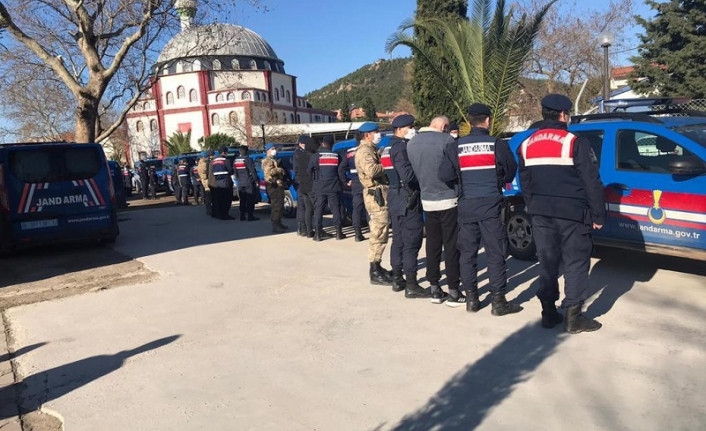  Jandarma torbacıları topladı. Uyuşturucu satıcılarına balyoz gibi operasyon