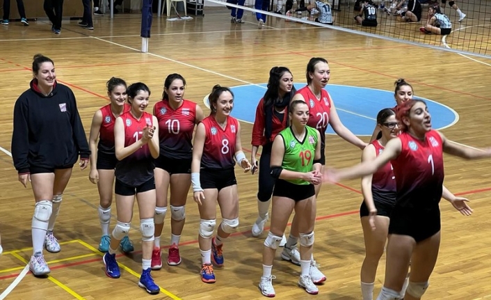 Ayvalıkgücü play off’a göz kırpıyor