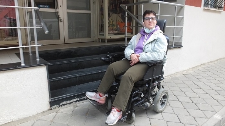 Burhaniye'de engelliler anlayış bekliyor
