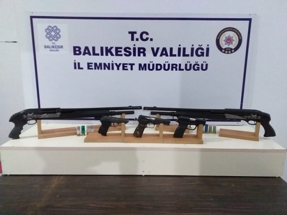 Edremit Polisi, Aralık ayında göz açtırmadı