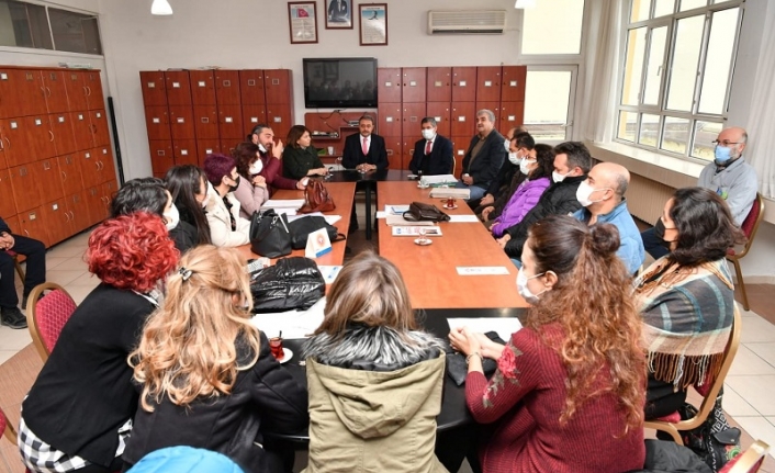 Vali Şıldak, 100. Yıl Mesleki ve Teknik Anadolu Lisesi'nde eğitimci ve öğrencilerle bir araya geldi