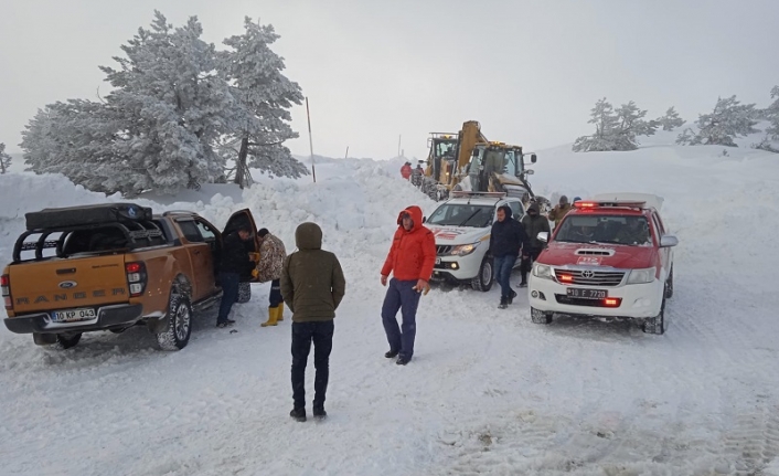 Başkan Yılmaz, ekiplere teşekkür etti. Kazdağları'nda mahsur kalan asker ve personelin sağlık durumlarının iyi olduğu açıklandı