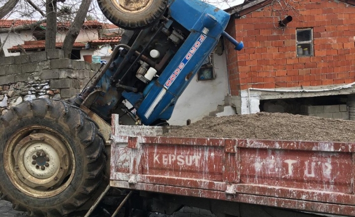 Kepsut'ta korkunç kaza: Traktör adeta şahlandı. Sürücü altında kaldı