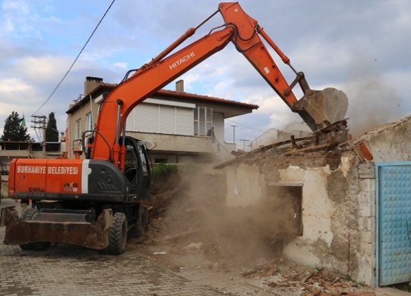 Metruk Binaların Yıkımı Başladı