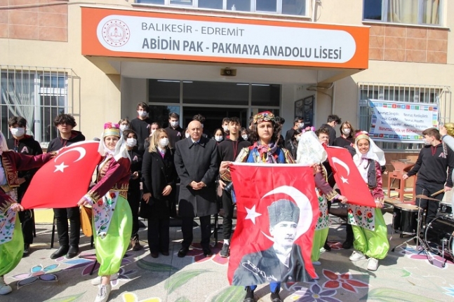 21 Mart Türk Dünyası ve Toplulukları Haftası Edremit’te Coşkuyla Kutlandı