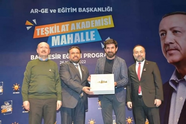 Ak Parti'de mahalle teşkilatlarına akademik eğitim