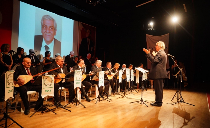 Ayvalık Eğitime Destek Derneği Yararına, Korist Ömer'in Anısına Konser Düzenlendi