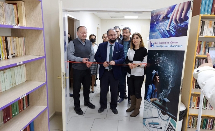 Edremit Saniye-Hüseyin Balya MTAL'de laboratuvar törenle açıldı
