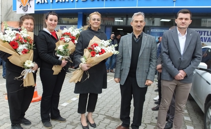 AK Parti Balıkesir İl Başkanlığı, İlçe ziyaretleri programlarına Burhaniye ile devam etti.