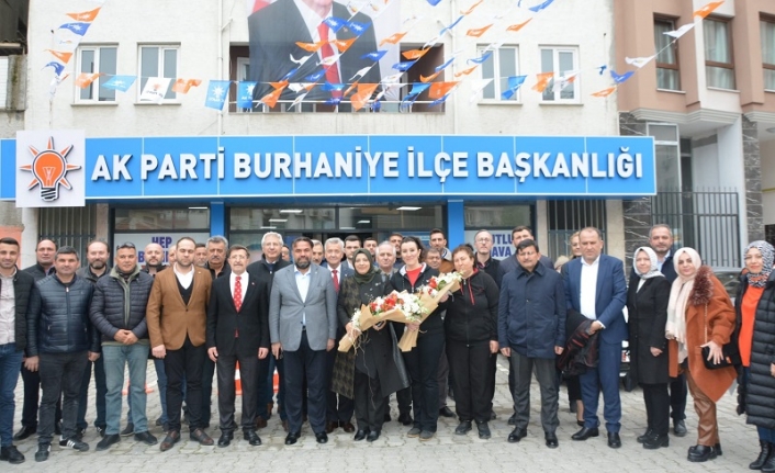 Ak Parti Balıkesir İl Teşkilatı,on beşinci gününde Burhaniye’deydi