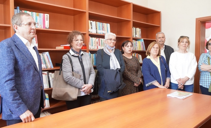 Ayvalık'ta Altınova Kitaplığı törenle açıldı