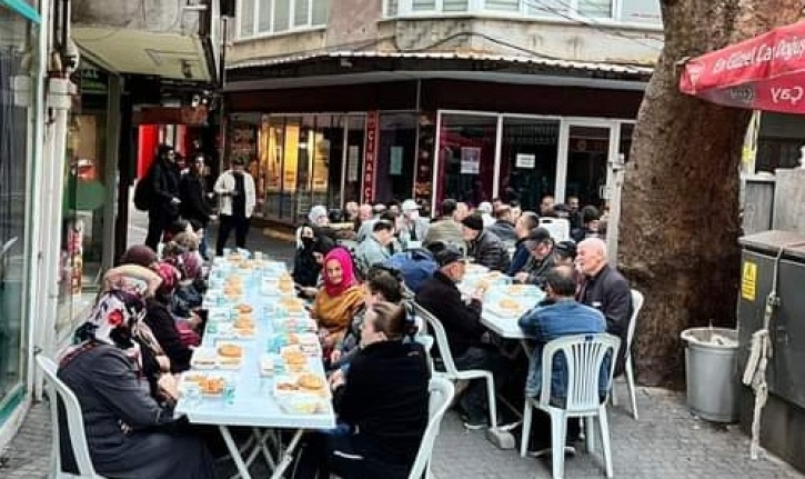 Balıkesir Ülkü Ocakları'ndan iftar hayırı