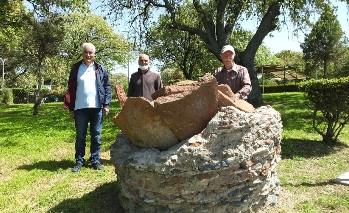 Burhaniye'de Adramytteion kenti yerli yabancı turistlerin ilgi odağı oluyor