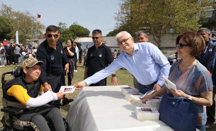 Burhaniye'de çocuklar sevindi, büyükler övündü