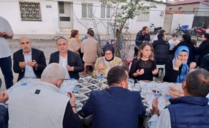 Edremit'te Uygur rüzgarı. Çocuklarla çocuk oldu