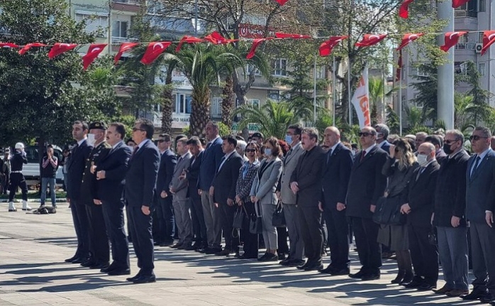 Gazi Mustafa Kemal Atatürk'ün Edremit'e 88. yılı düzenlenen törenle kutlandı