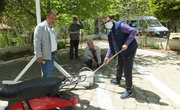 İş insanı çizgileri çizdi, cemaatin gönlünü kazandı