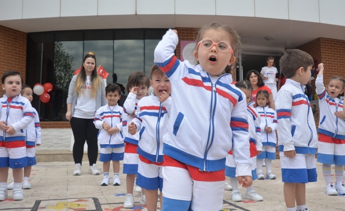 Miniklerin 23 Nisan coşkusu