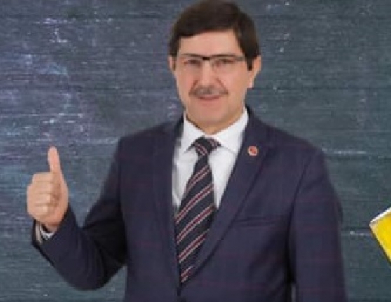 Saadet Partisi Edremit ilçe başkanı Ahmet Pınar gündeme dair basın açıklamasında bulundu.