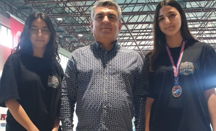 Ankara'da büyük başarı:  Ailece madalya ile döndüler  