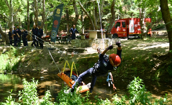 Spider itfaiyeciler. Balıkesir'de Büyükşehir'ın pelerinsiz kahramanları