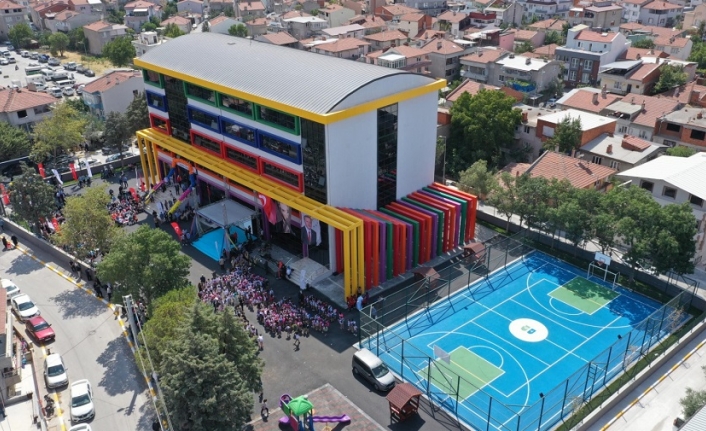 Büyükşehir, şehre yeni spor sahaları kazandırıyor