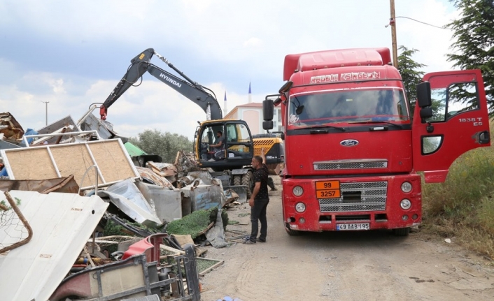 Edremit Belediyesi’nde 25 taşıt ve iş makinesi hurdaya ayrıldı