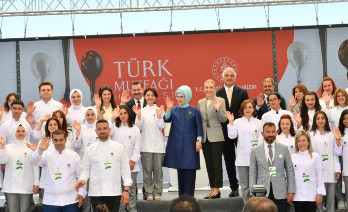 Edremit'te Emine Erdoğan Türk Mutfağı Haftası açılışına katıldı