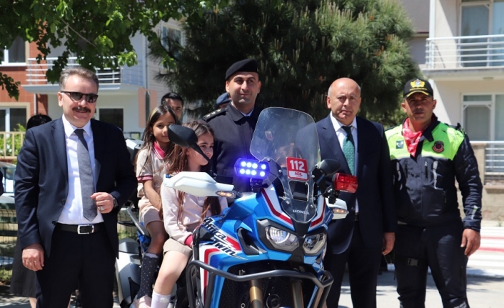 Edremit'te 'Trafik ve İlkyardım Haftası' programı ilgi gördü