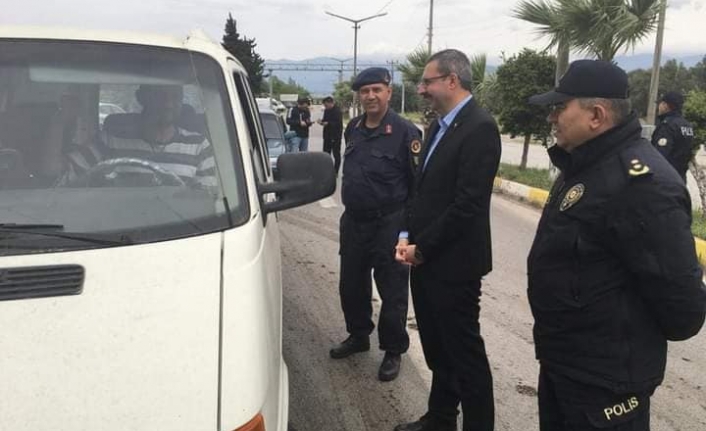 Kaymakam Özderin, trafik denetimine katıldı, sürücüleri uyardı