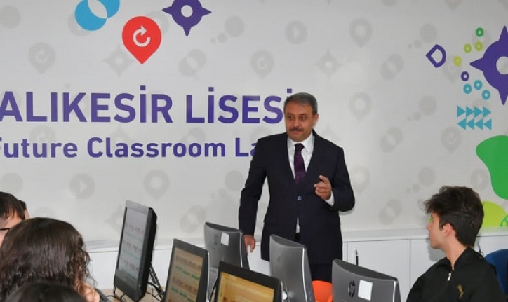 Vali Şıldak Balıkesir Lisesi'ni Ziyaret Etti