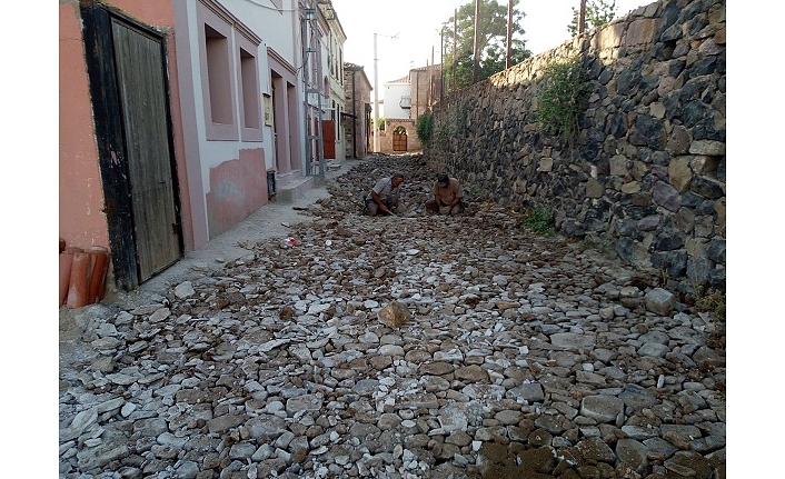 Ayvalık Belediyesi Fen İşleri Ekiplerinden Hizmet Seferberliği