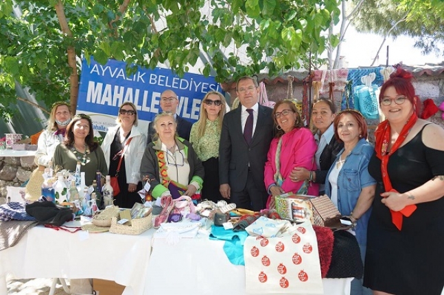 Ayvalık Belediyesi mahalle evlerinde üretim merkezi oldu