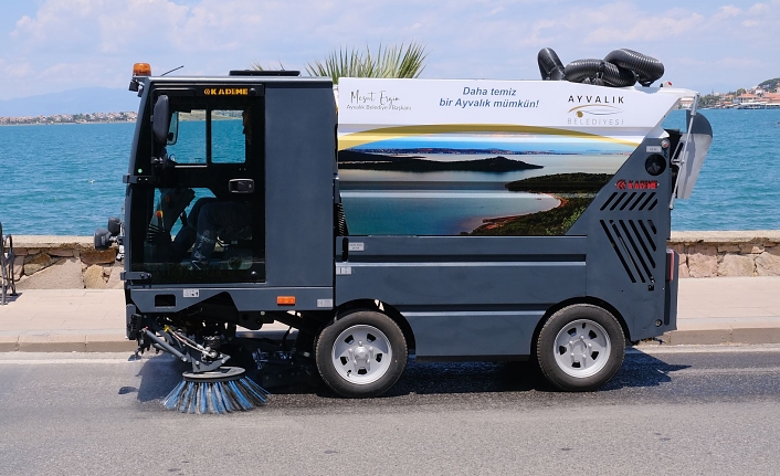 Ayvalık'ın Yeni Süpürme Aracı Sahaya İndi