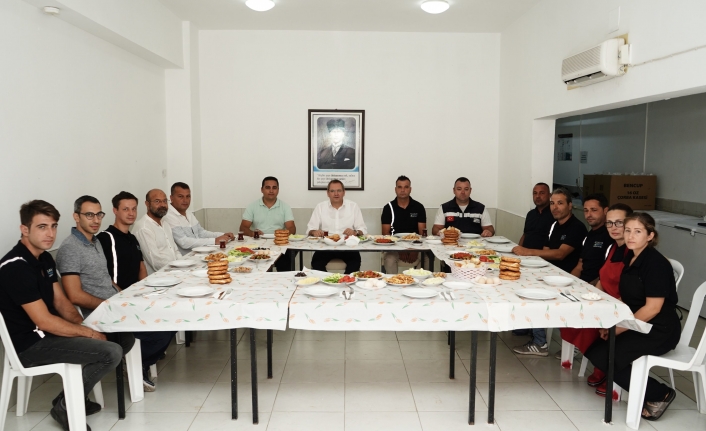 Başkan Mesut Ergin Aşevi Çalışanlarıyla Kahvaltıda Buluştu
