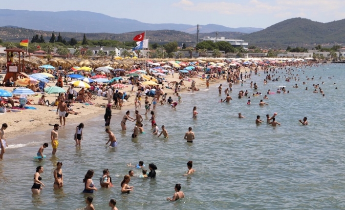 Bayram tatilinde Burhaniye sahilleri doldu taştı