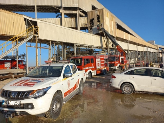 Gübre fabrikasında korkutan yangın