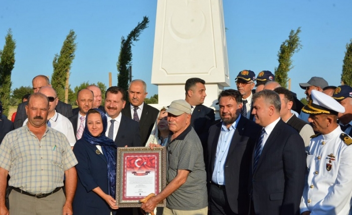 AK Parti İl Başkanı Dt. Ekrem Başaran, 30 Ağustos Zafer Bayramı mesajında ; “30 Ağustos 1922’deki iradeye bugünde sahibiz”