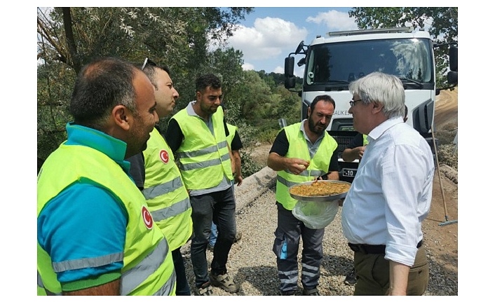 İvrindi’de  Kırsal  Mahalle  Yolları  Asfaltlanıyor