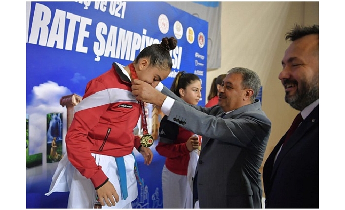 Karate Şampiyonası Açılış Töreni Gerçekleştirildi