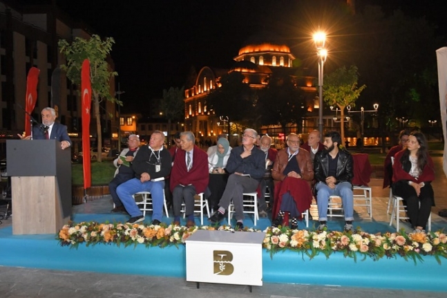 "Balıkesir Şiir Meclisi" Zağnos Paşa Camisi Meydanı'nda düzenlendi
