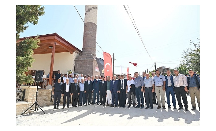 120 yıllık tarihi camide  yeniden ezan sesi