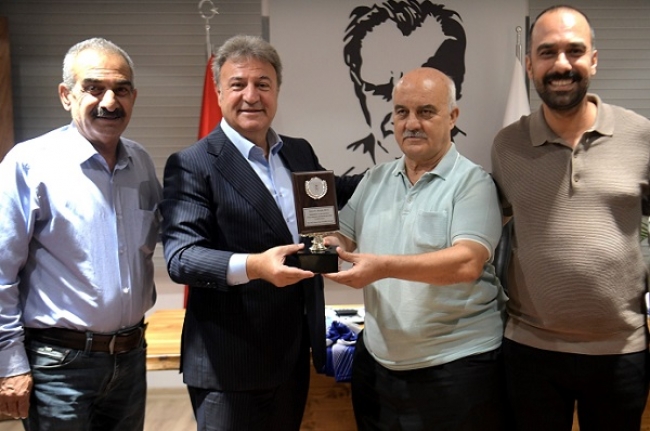 Amatörlerden Başkan İduğ’a Plaketli Teşekkür