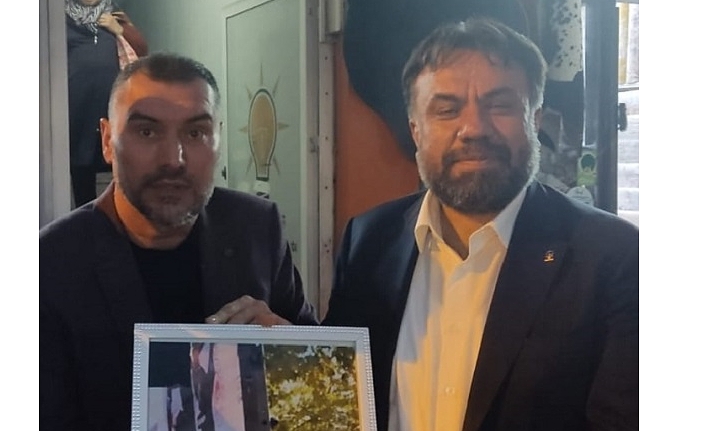 Ayvalık’ta AK Parti İl Başkanı Başaran’a anlamlı jest