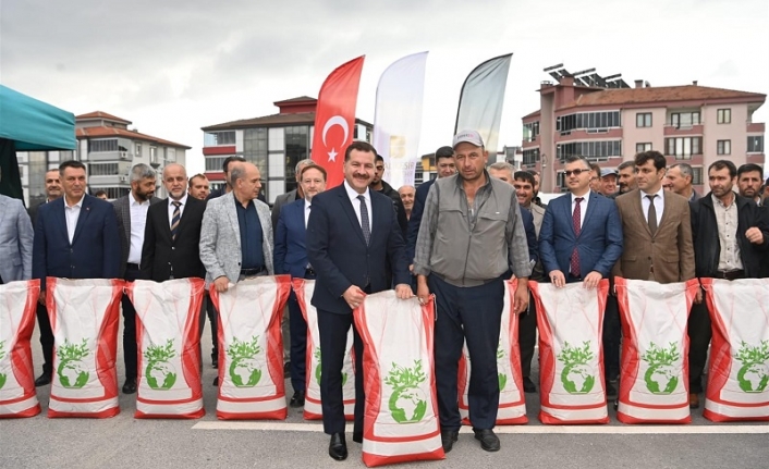 Balıkesir'de Büyükşehir’den, üreticiye 100 ton süt otu desteği