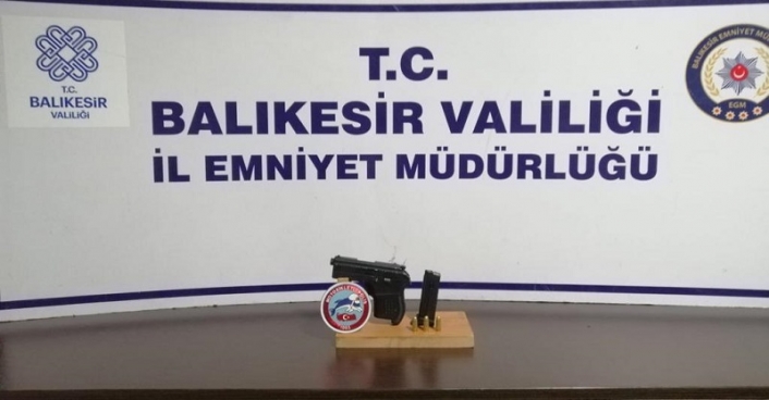 Balıkesir'in 8 ilçesinde yapılan operasyonda aranan 22 kişi yakalandı