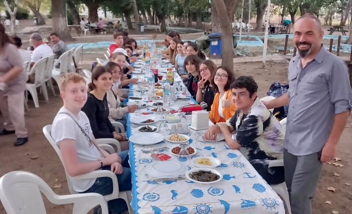Burhaniyeli gençler Alman konukları uğurladı