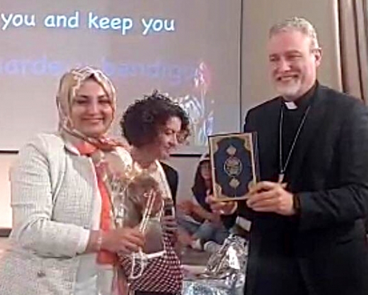 İtalya’da öğrenciler psikoposa Kuran-ı Kerim hediye ettiler