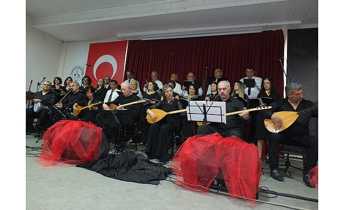 Burhaniyeli Amatörler 3 Ay Çalışıp Ücretsiz Konser Verdiler